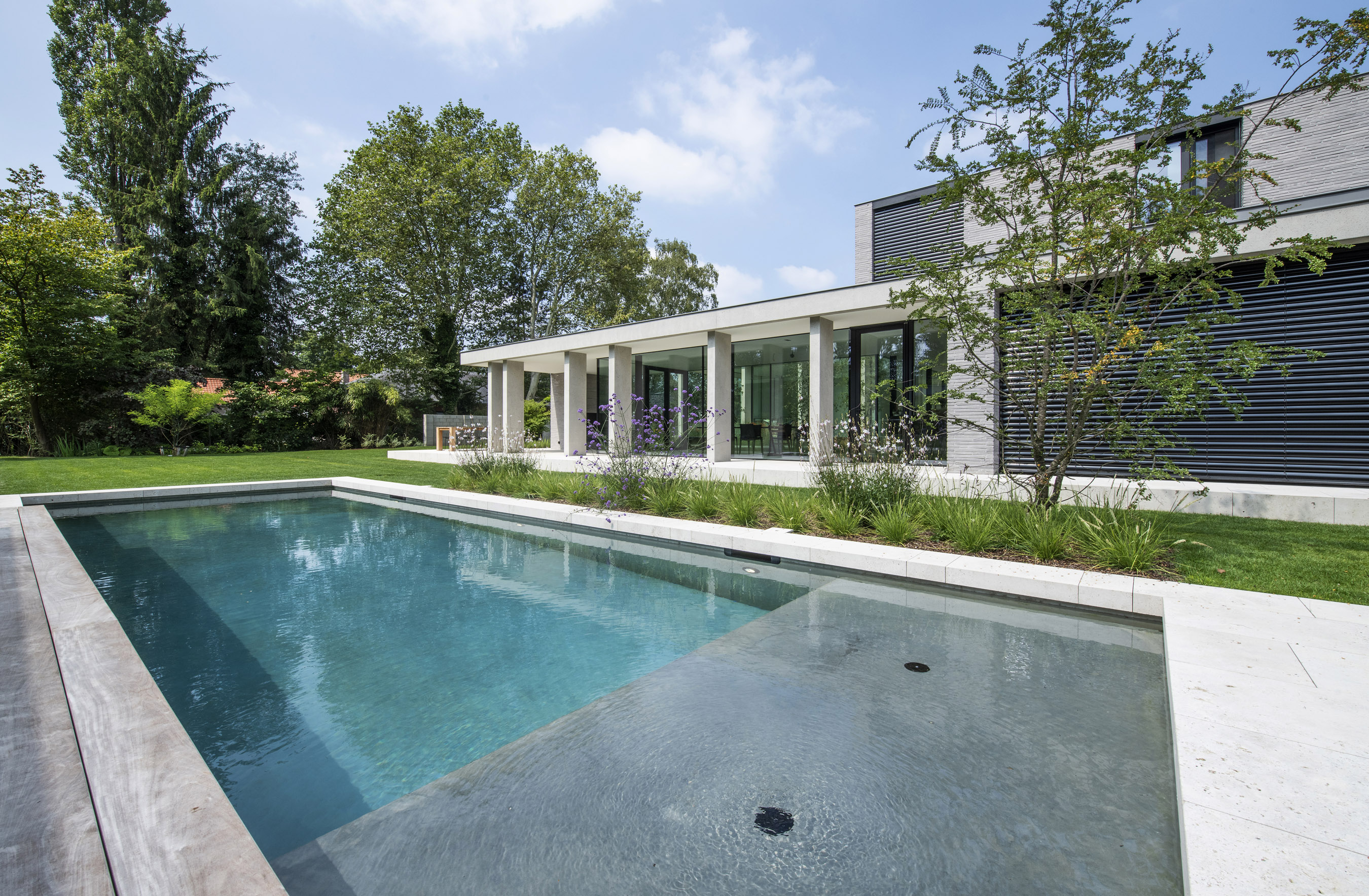 Moderne woning met zwembad